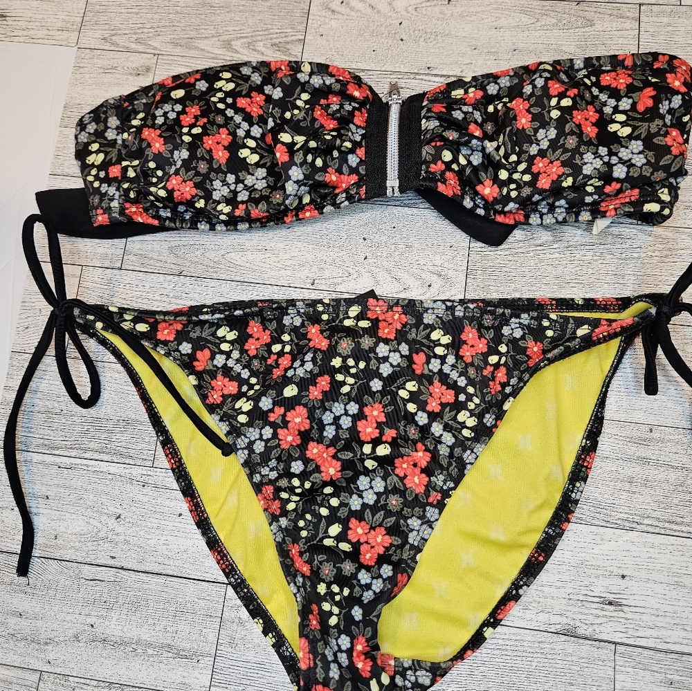 HurleyTwo-Piece Bikini Bathing Suit Small Top Medium Bottom Side Knot Fl… 😎👙